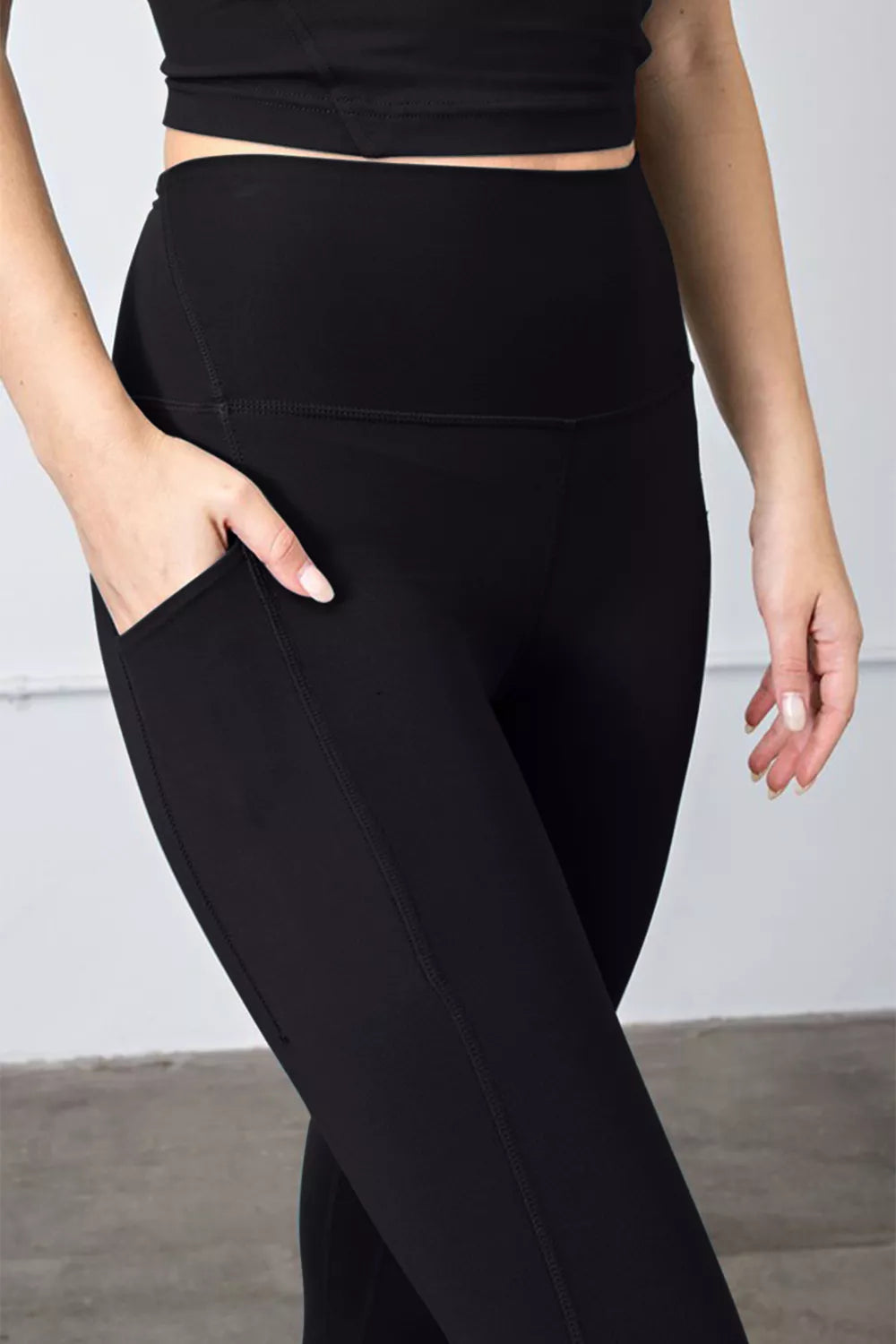 Erne Queen Wide Waistband Leggings in Black
