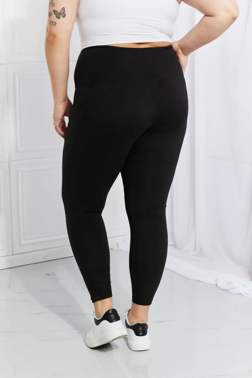 Night Match Reflective Dot Leggings in Black