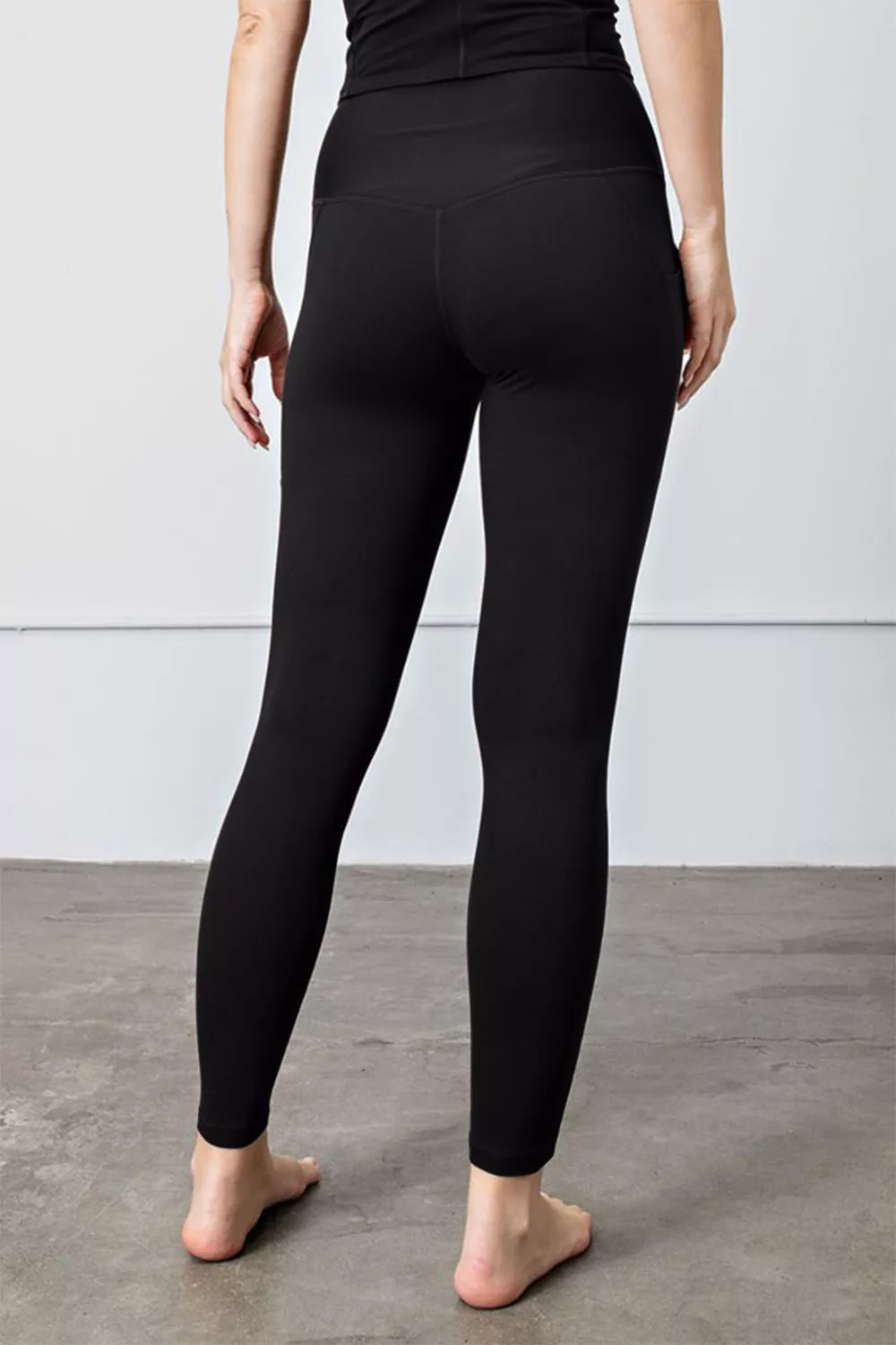 Erne Queen Wide Waistband Leggings in Black