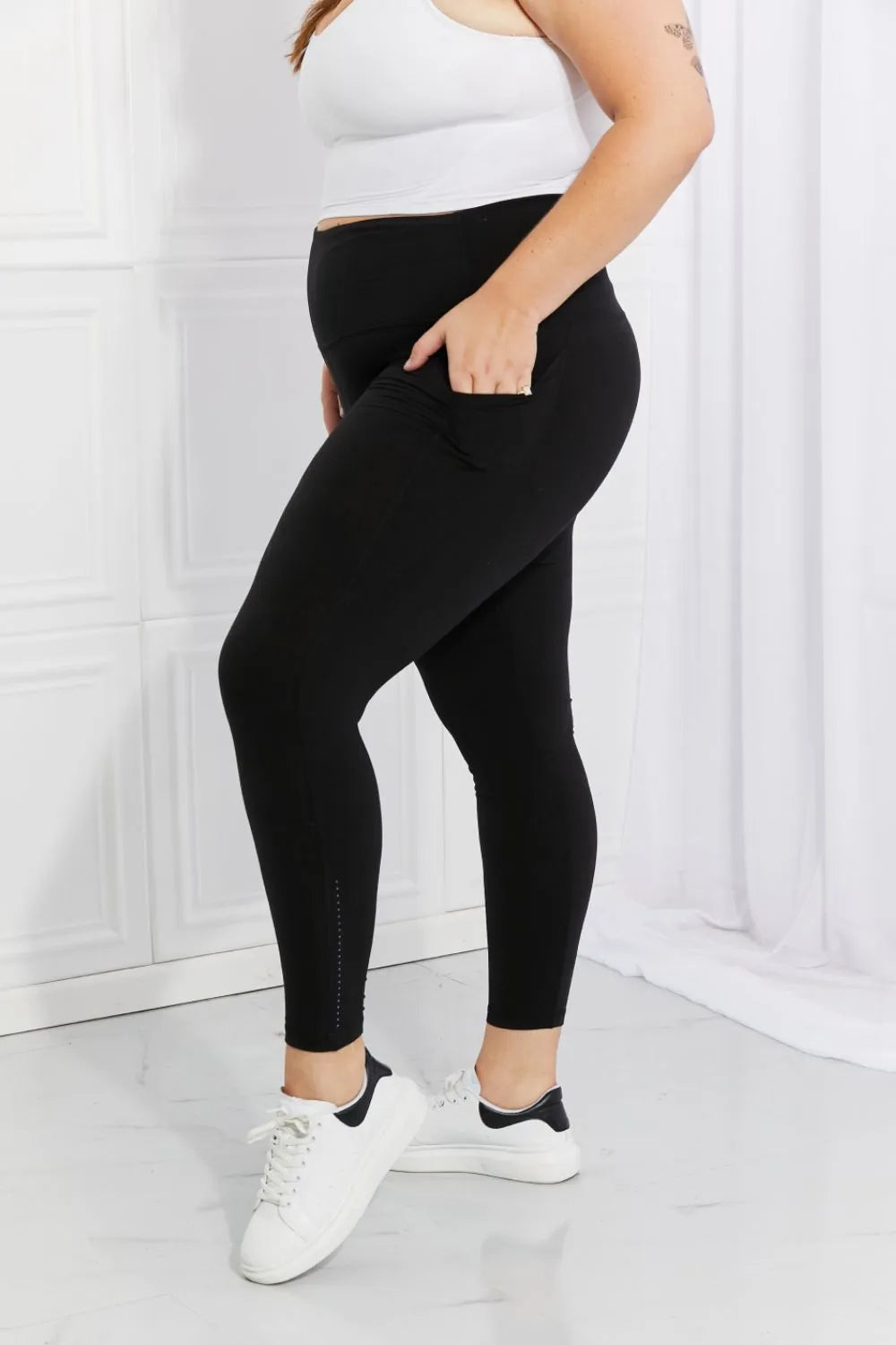 Night Match Reflective Dot Leggings in Black